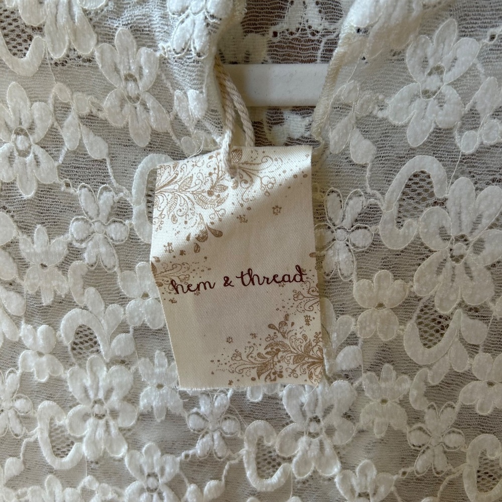 NWT Hem and Thread Top Long Sleeve Cream Lace Mock Collar Women's Size Small‎ - Picture 5 of 8